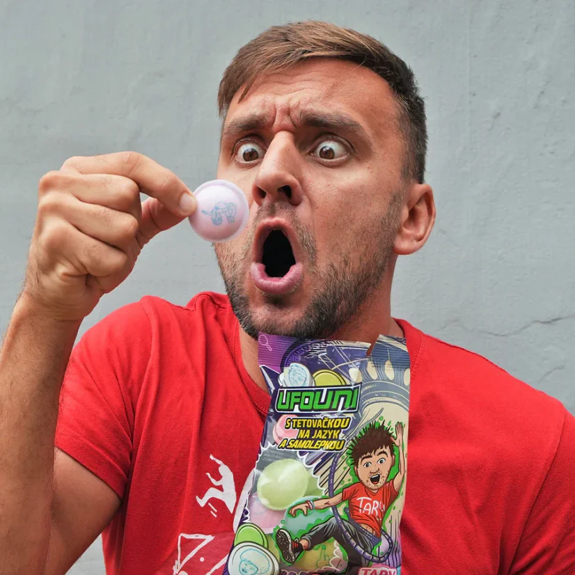 TARY Ufo s tetovačkou na jazyk a samolepkou 22g